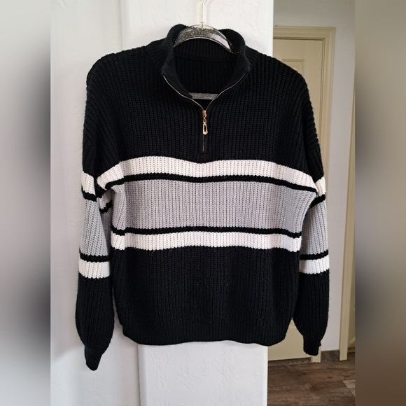 Shein Stylish Women's Black and Gray Sweater Size Large - Picture 2 of 3